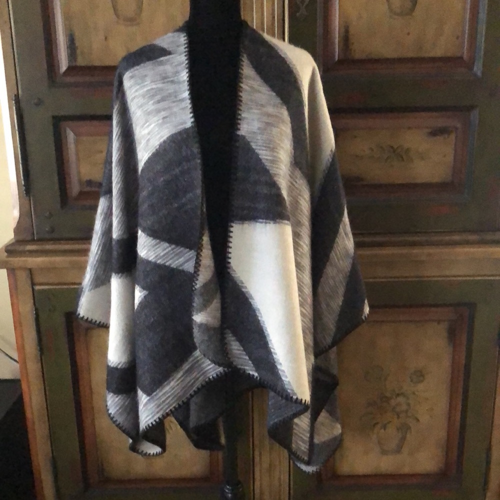 Shawl - Picture 2 of 4